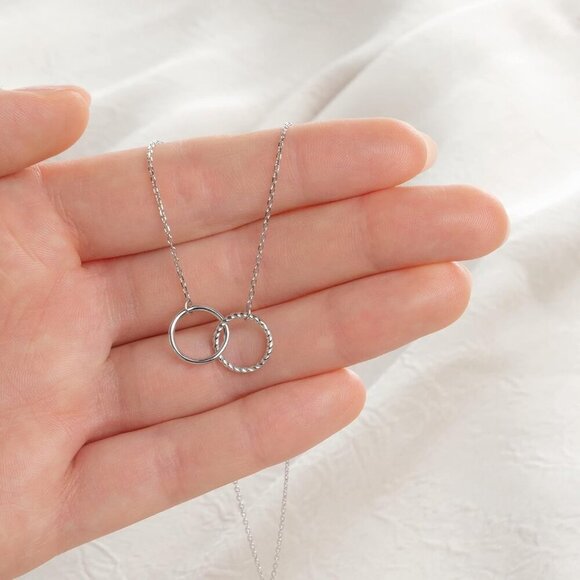 Best Friend Necklaces: Interlocking Circle Open Circle Ster Sterling Silver Chai - Picture 3 of 6